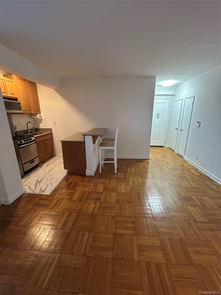 210 Pelham Road - Photo 3