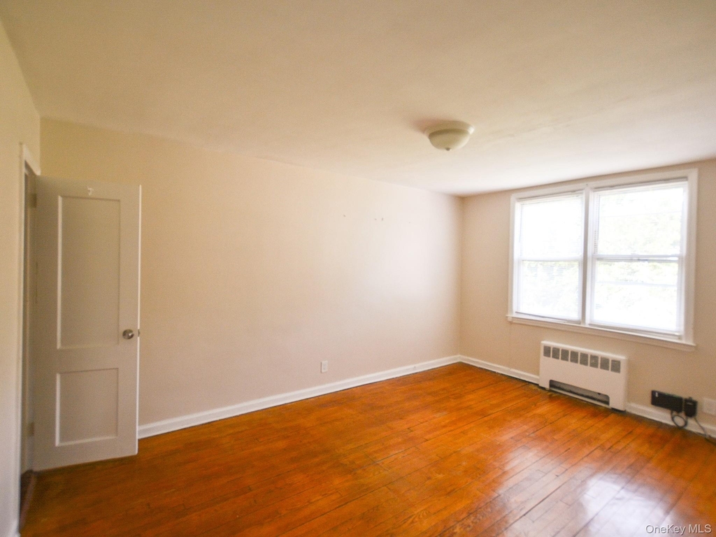 84-26 Little Neck Parkway - Photo 7