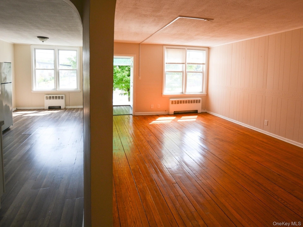 84-26 Little Neck Parkway - Photo 3