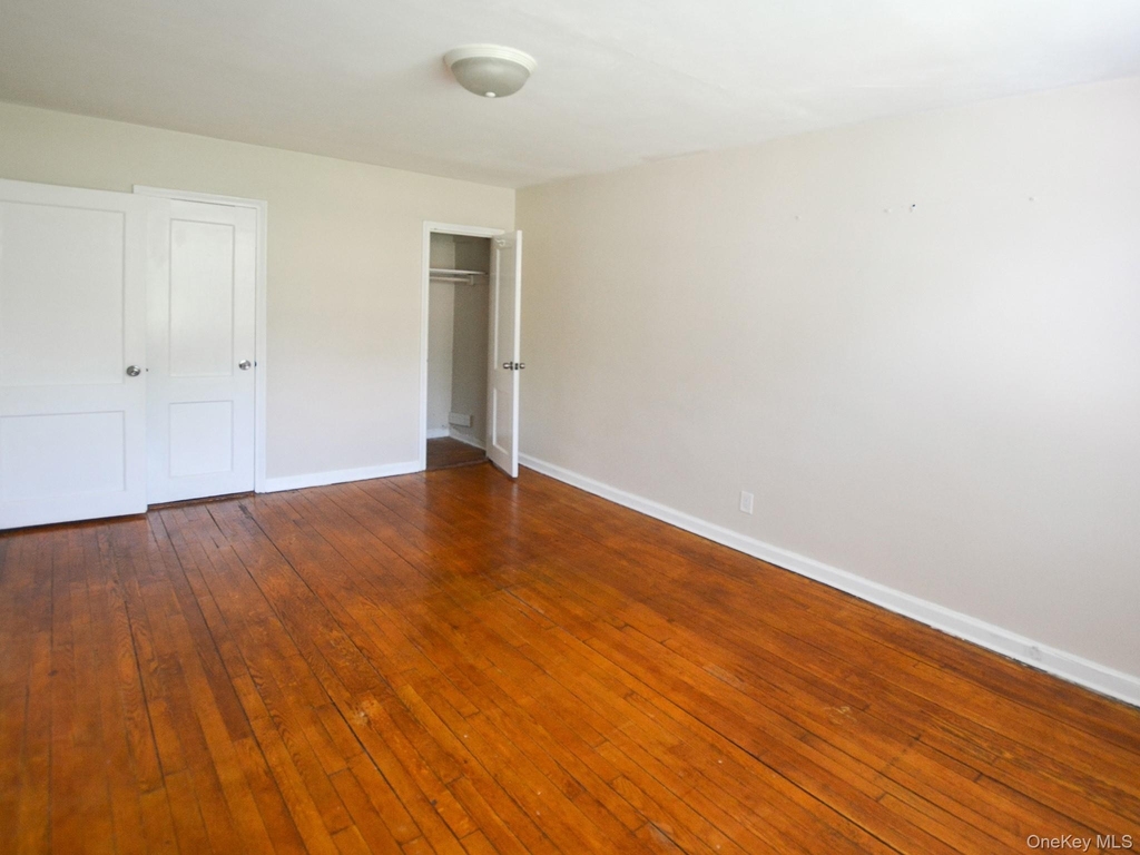 84-26 Little Neck Parkway - Photo 8