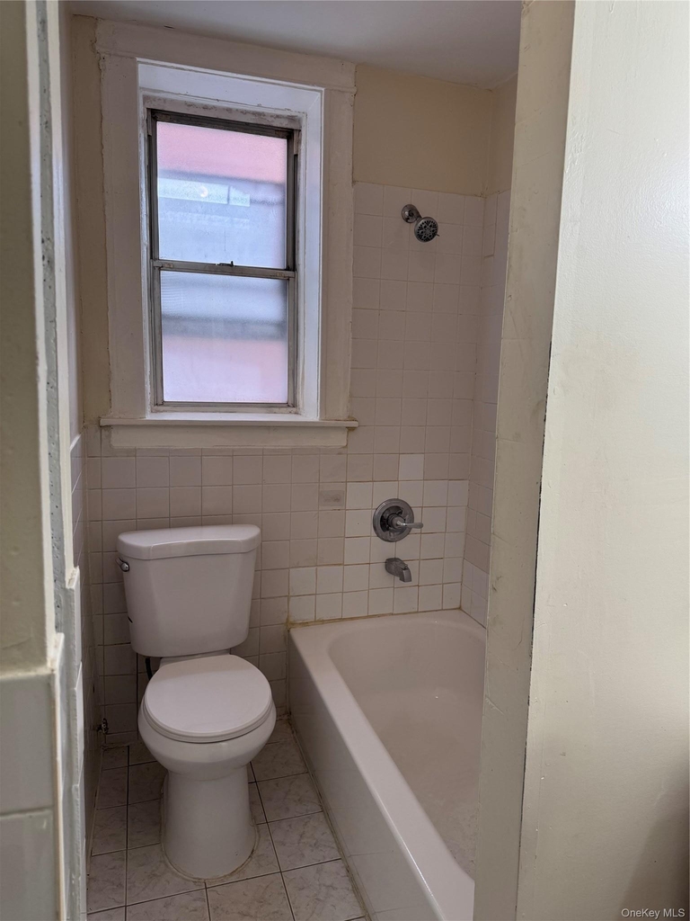 249 Mclean Avenue - Photo 3