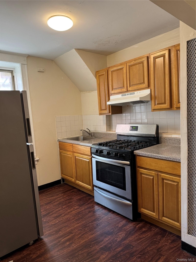 249 Mclean Avenue - Photo 0