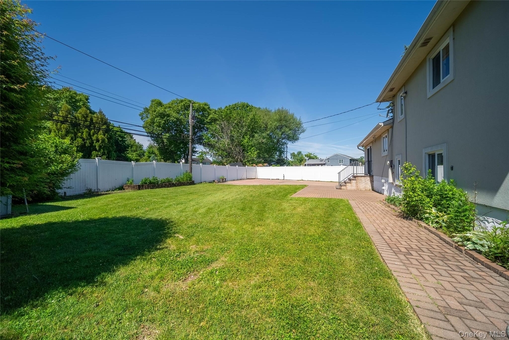 6 Manor Drive - Photo 18