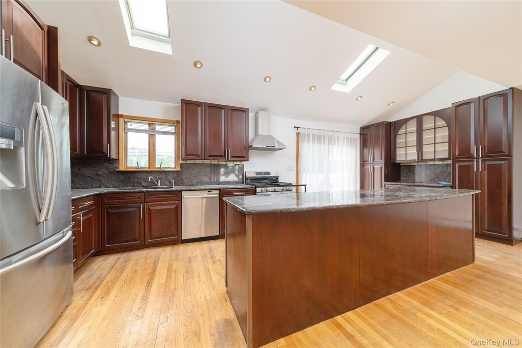 6 Manor Drive - Photo 5