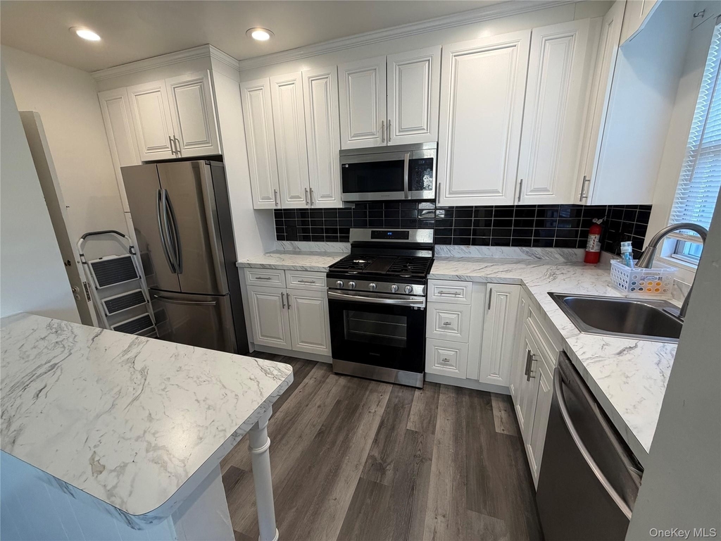 9 Franklin Street - Photo 4