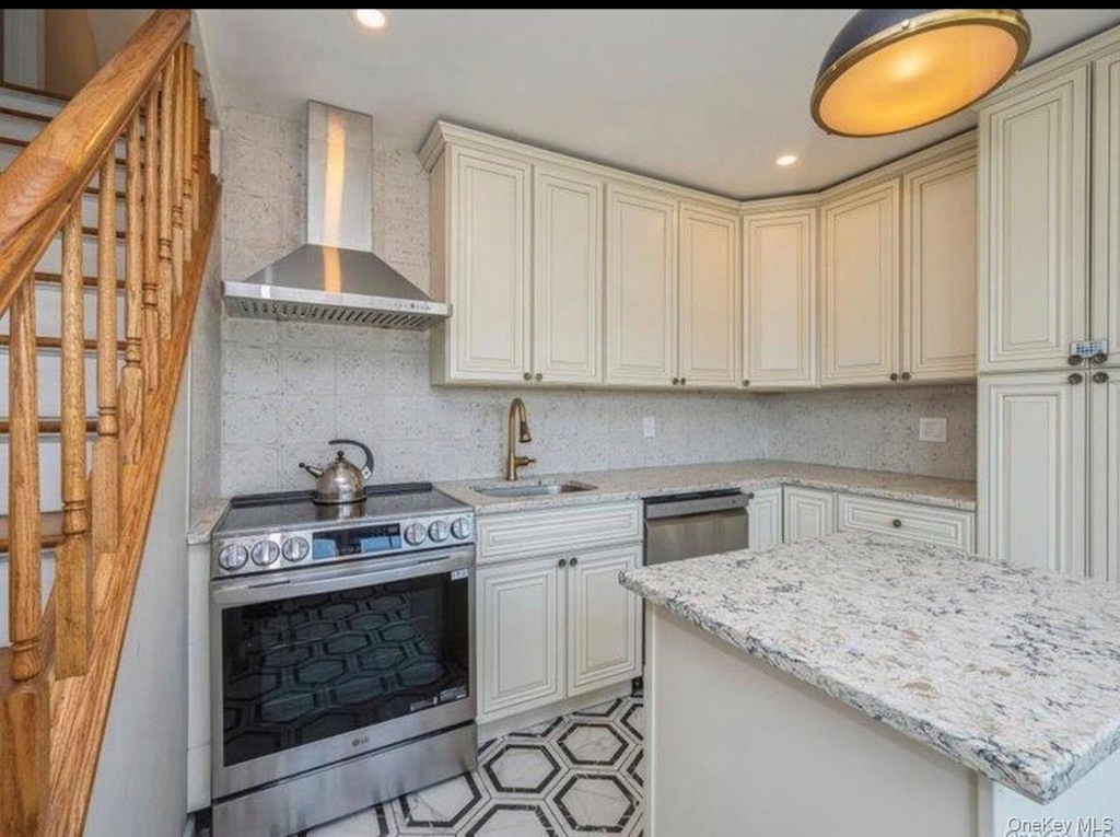 8 Crabtree Lane - Photo 2