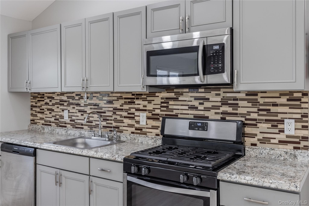 579 Fire Island Avenue - Photo 4