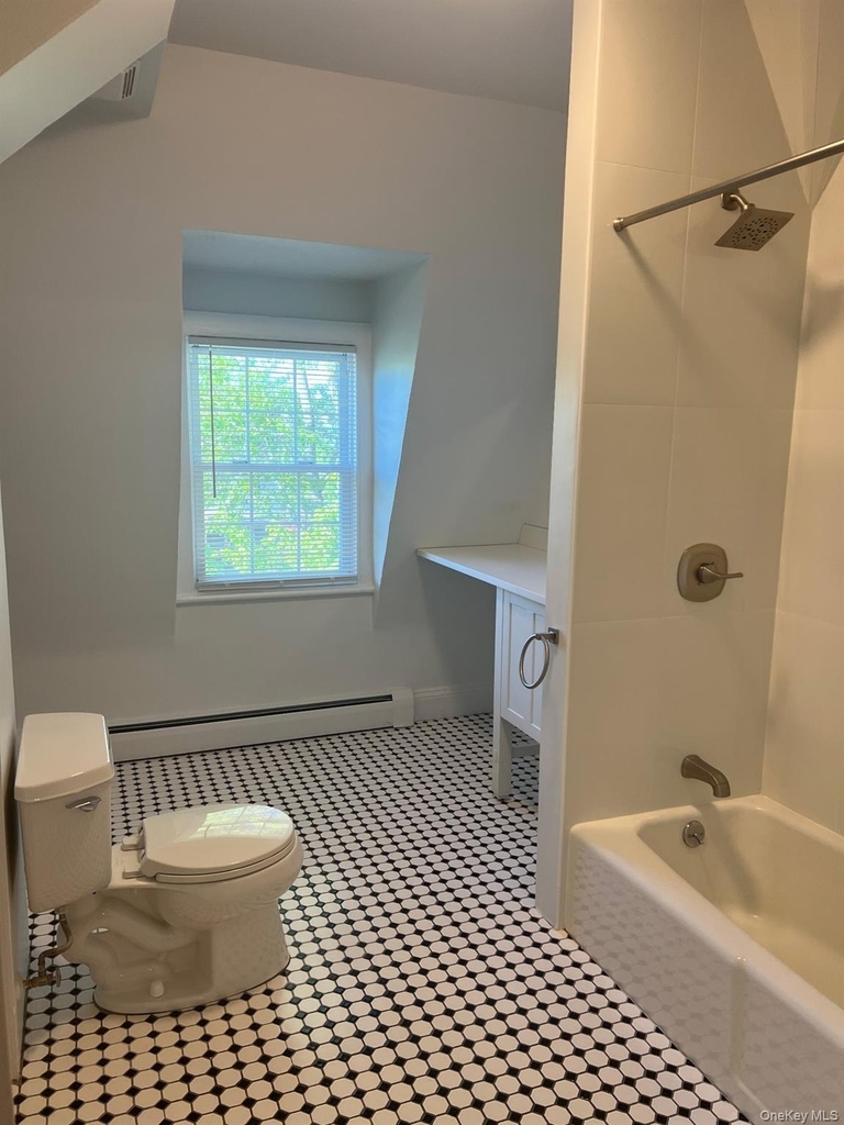 11 Maurice Avenue - Photo 15