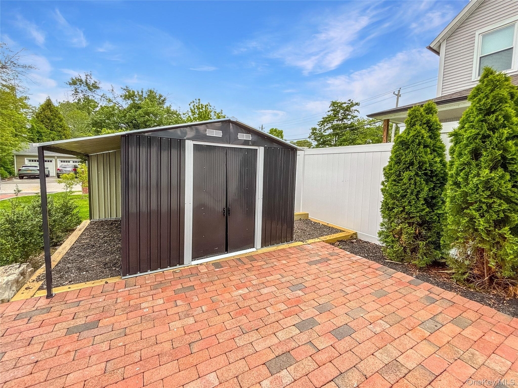 21 Prime Avenue - Photo 2