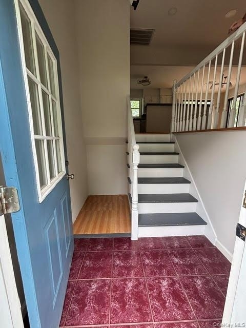 32 Louise Lane - Photo 1