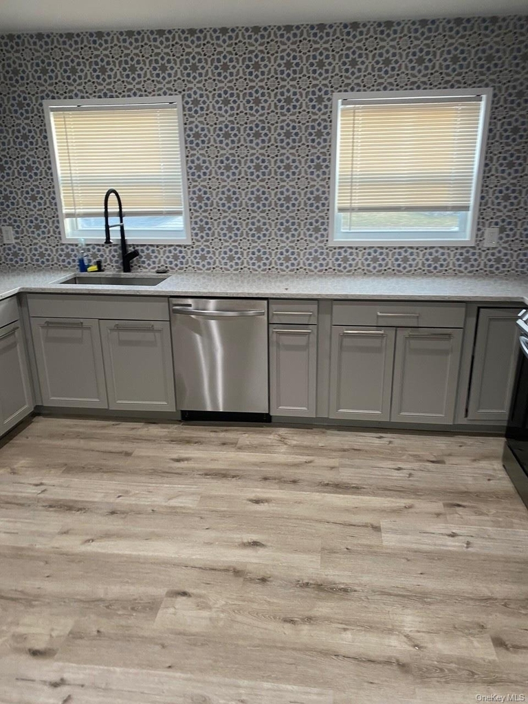 36 Oneida Avenue - Photo 2