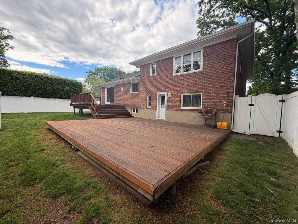 748 Leslie Lane - Photo 14