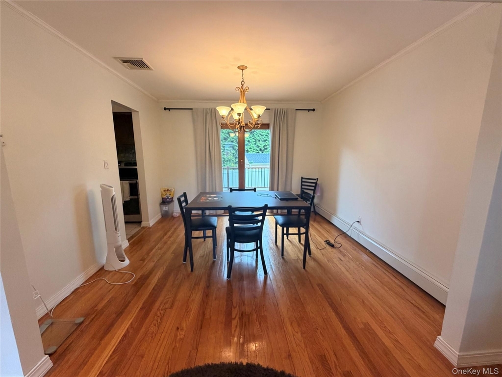 748 Leslie Lane - Photo 3