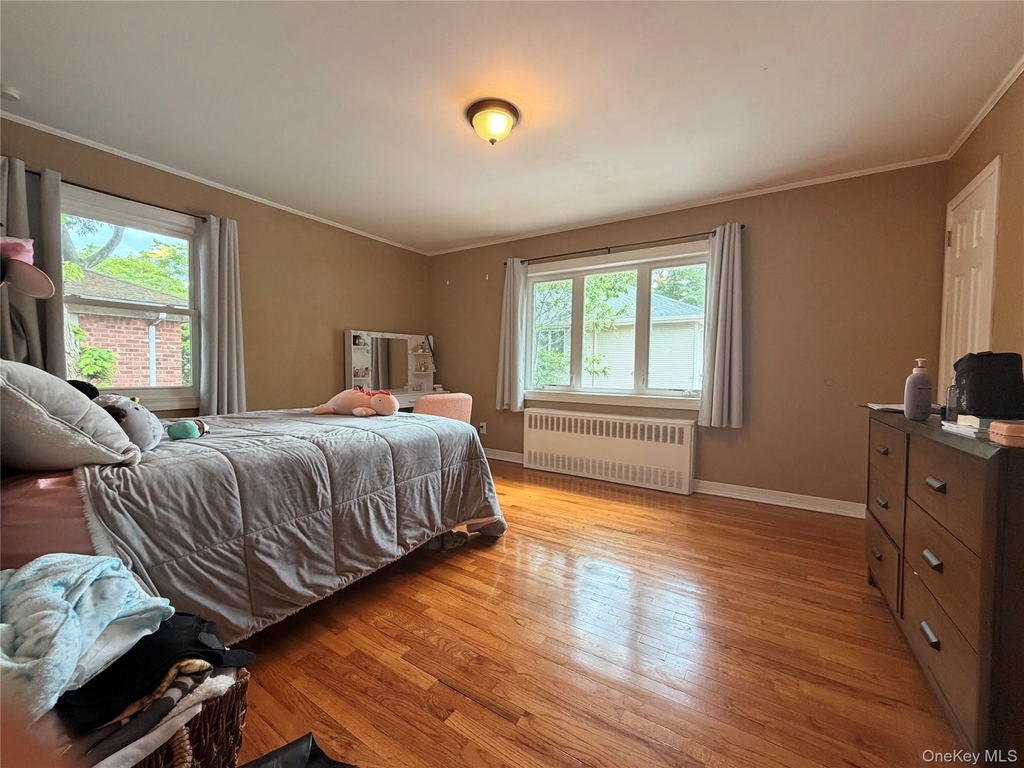 748 Leslie Lane - Photo 9