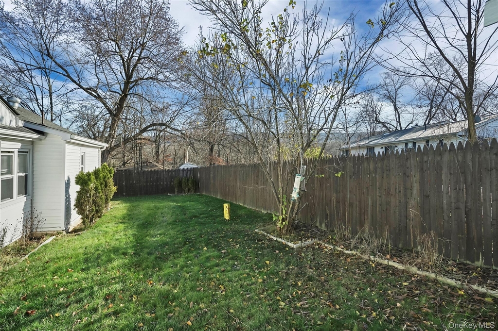 447 Clove Road - Photo 26