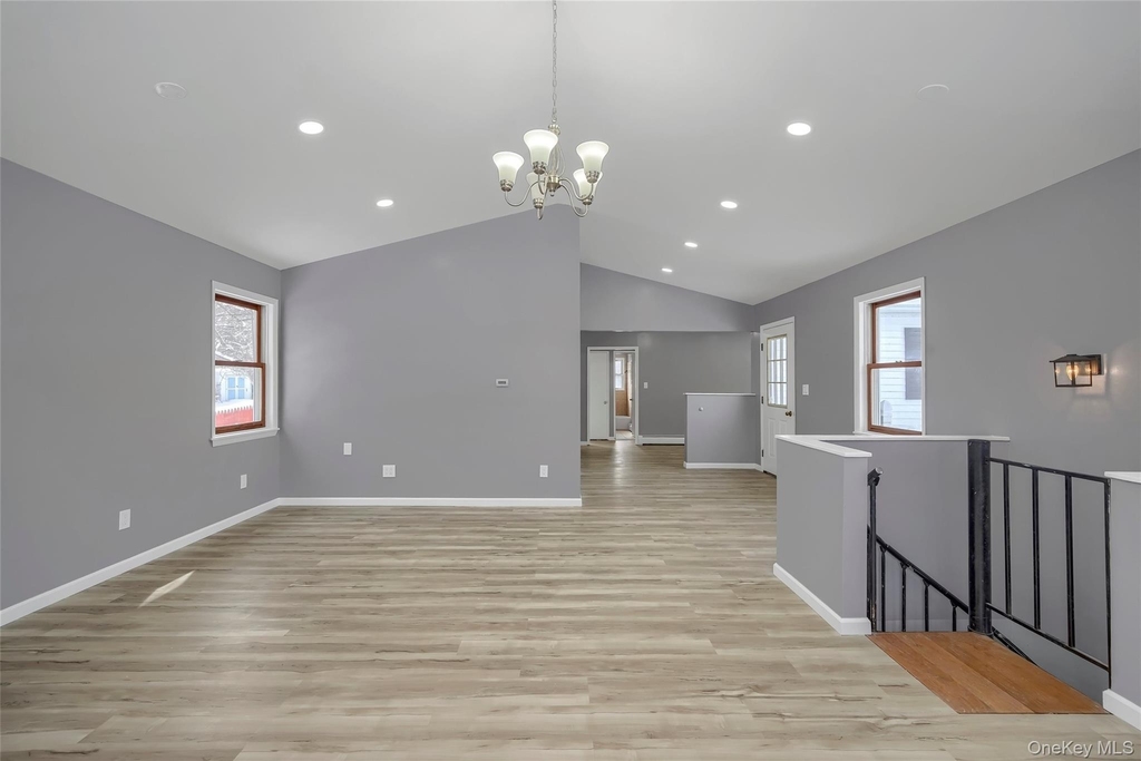 447 Clove Road - Photo 6