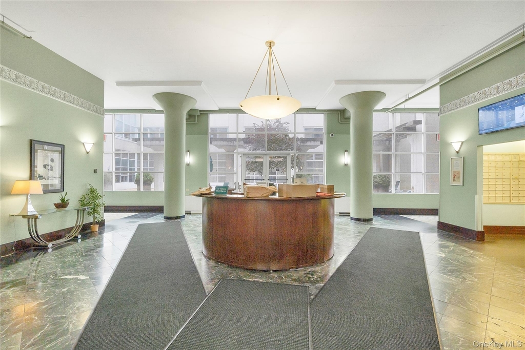 1 Landmark Square - Photo 2