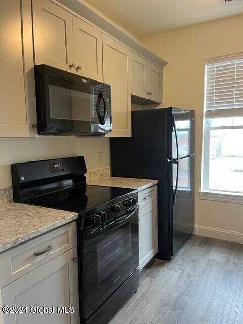 12 White Street - Photo 2