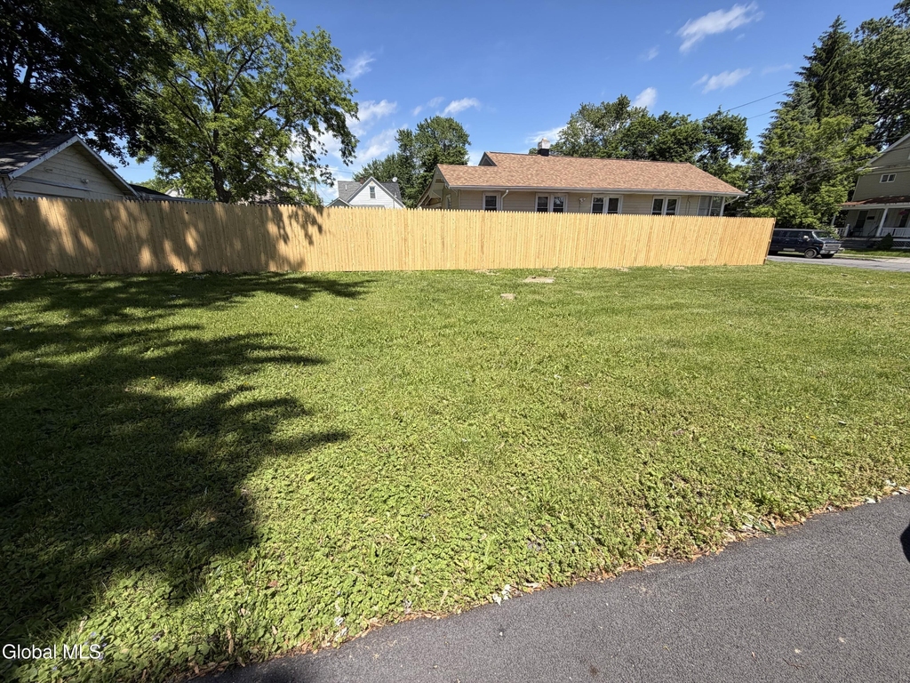 1747 Oneida Street - Photo 30