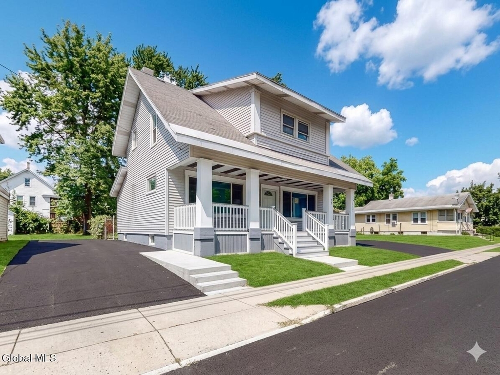 1747 Oneida Street - Photo 0