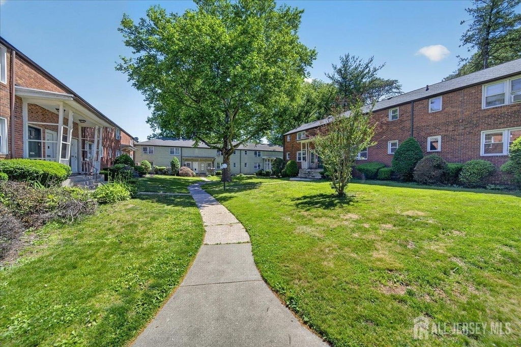 513 Brooklawn Avenue - Photo 8