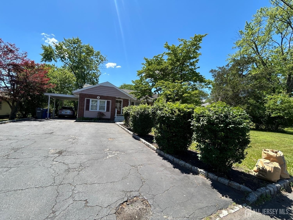 869 Gates Avenue - Photo 11