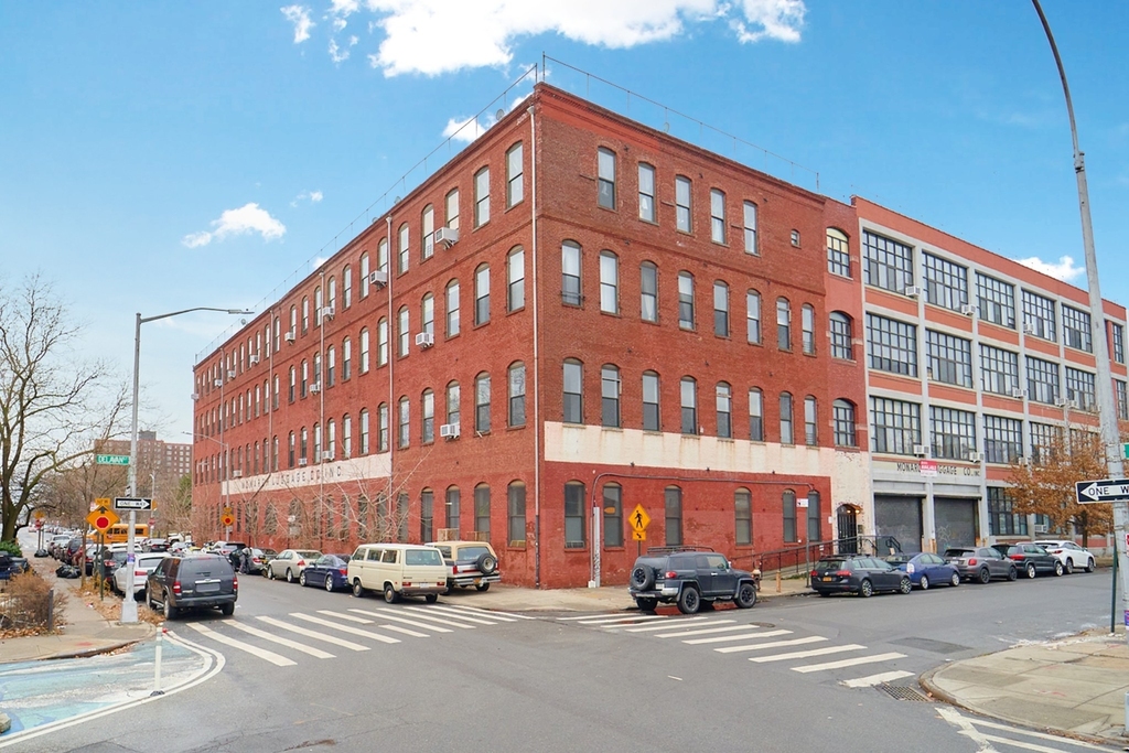5 Delavan Street - Photo 6