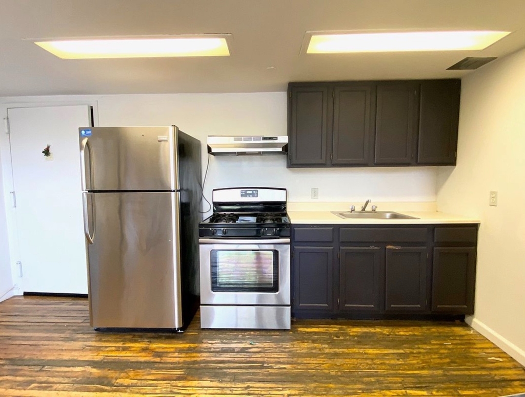 5 Delavan Street - Photo 2