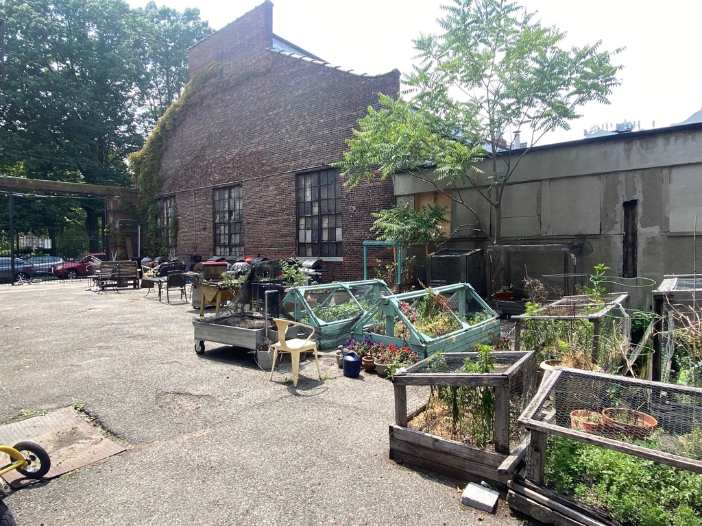 5 Delavan Street - Photo 4
