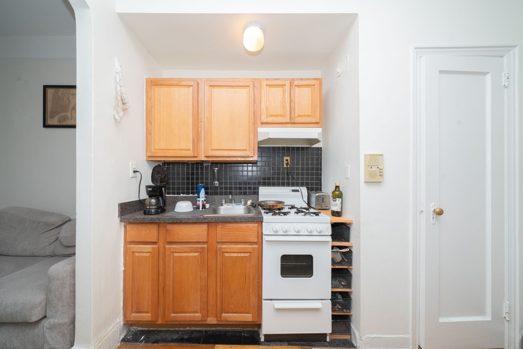 344 W 17th Street - Photo 6