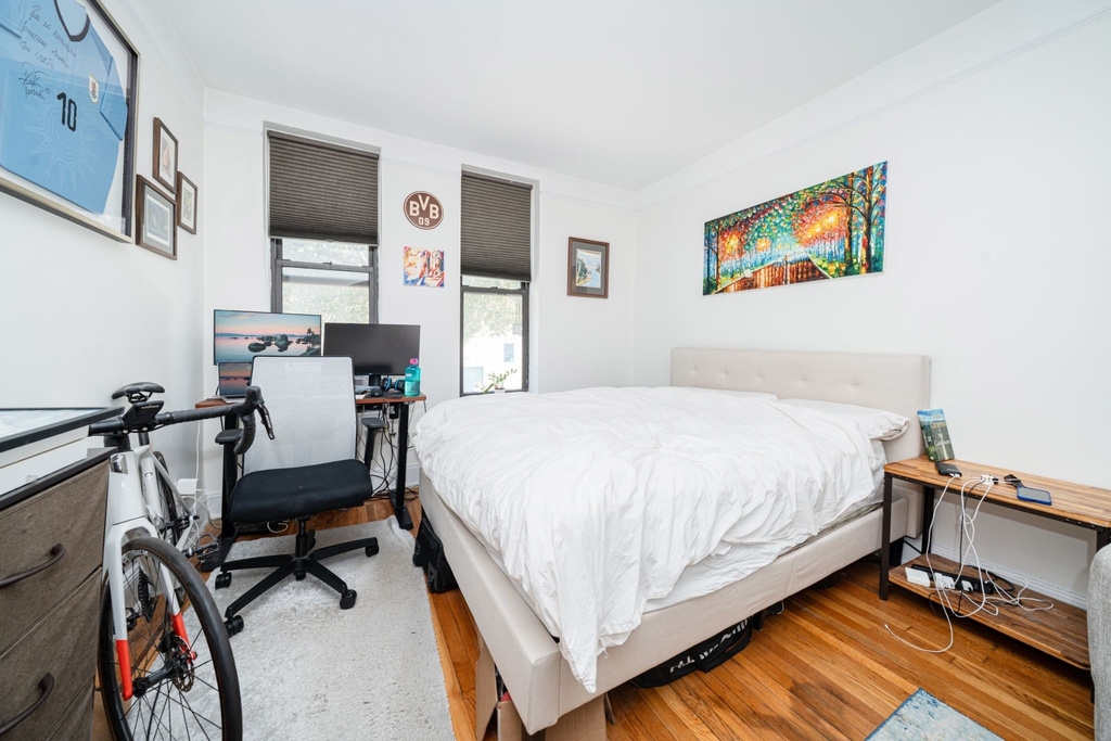 344 W 17th Street - Photo 3