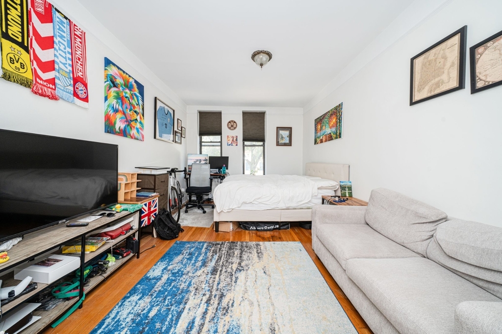 344 W 17th Street - Photo 0