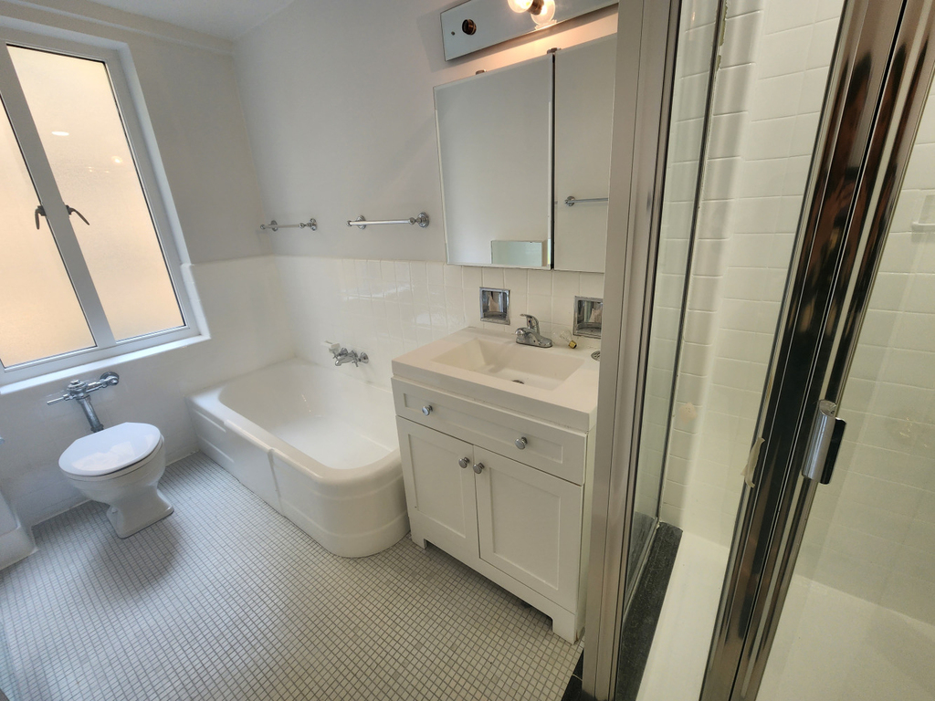 40 Central Park S - Photo 8