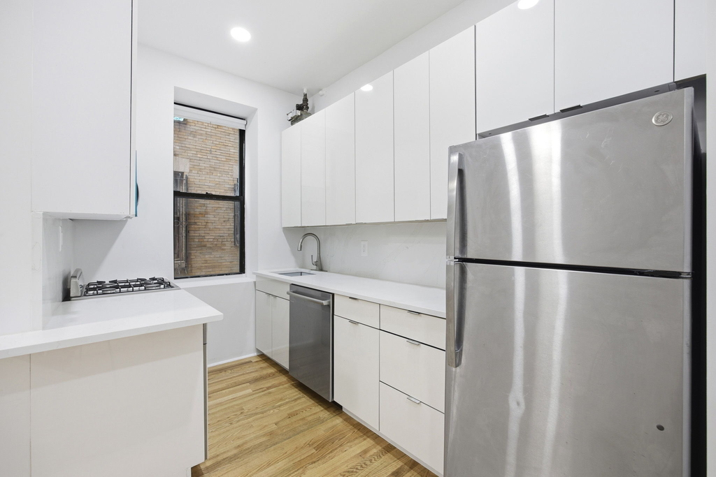 160 Wadsworth Avenue - Photo 4