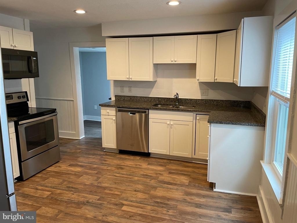 318 Highland Avenue - Photo 3