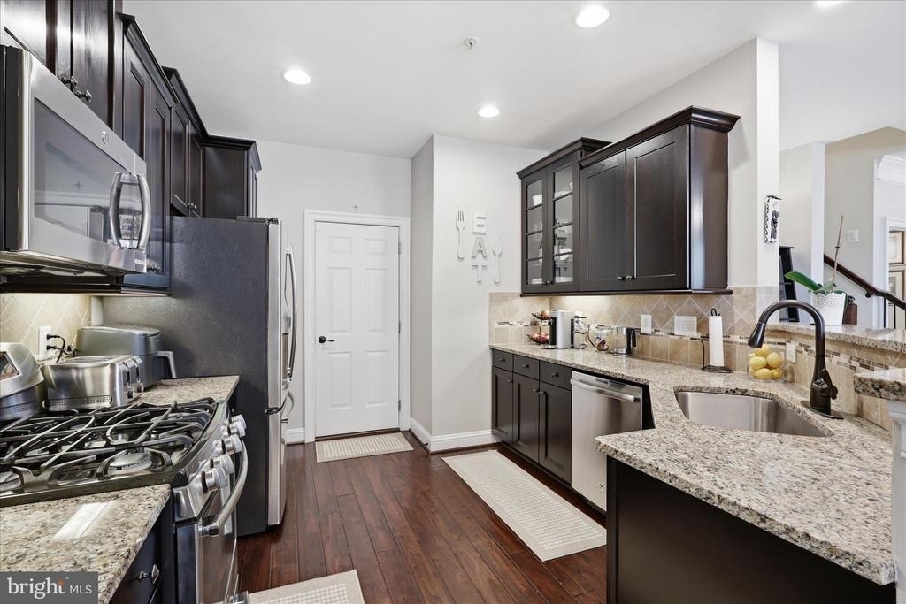 42616 Hardage Terrace - Photo 11