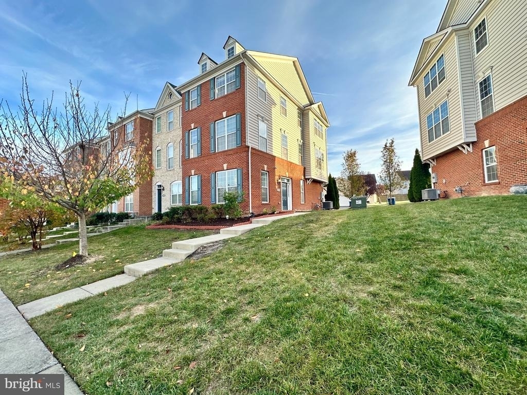 43213 Whelplehill Terrace - Photo 2