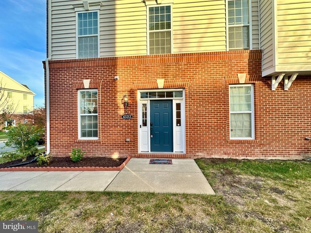 43213 Whelplehill Terrace - Photo 4