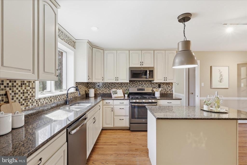 1335 Macbeth Street - Photo 14