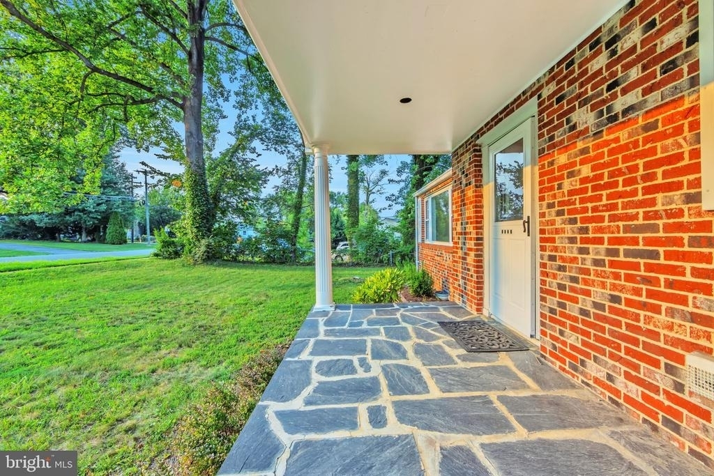 3307 Beechtree Lane - Photo 2