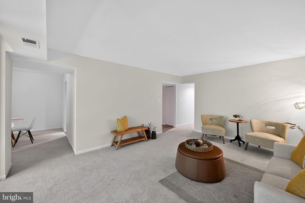 1533 Northgate Square - Photo 6