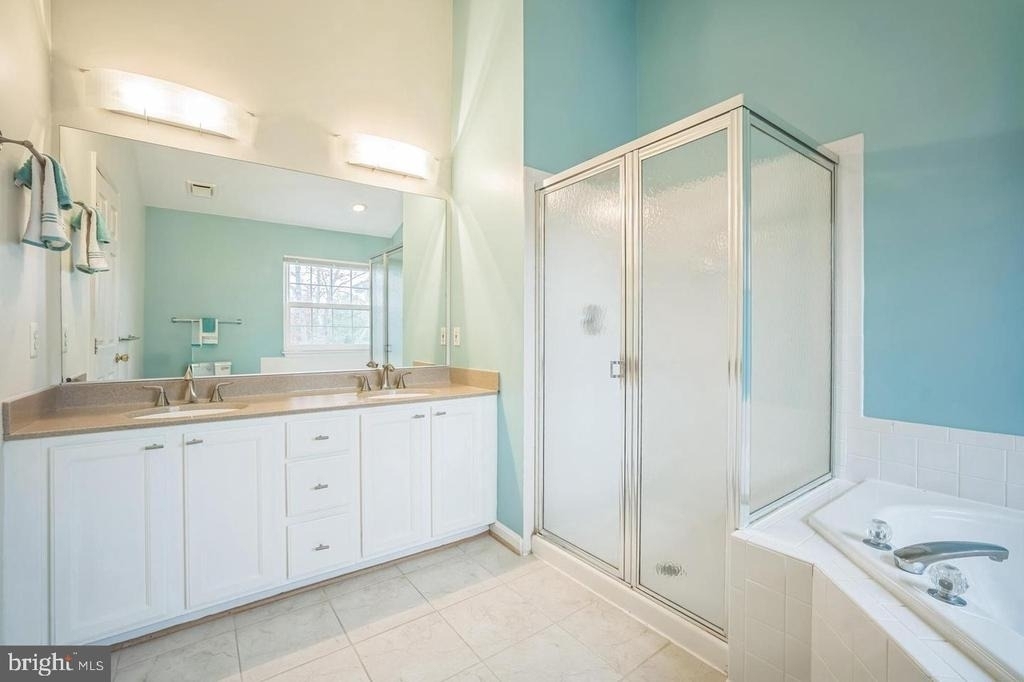 11551 Laurel Lake Square - Photo 18