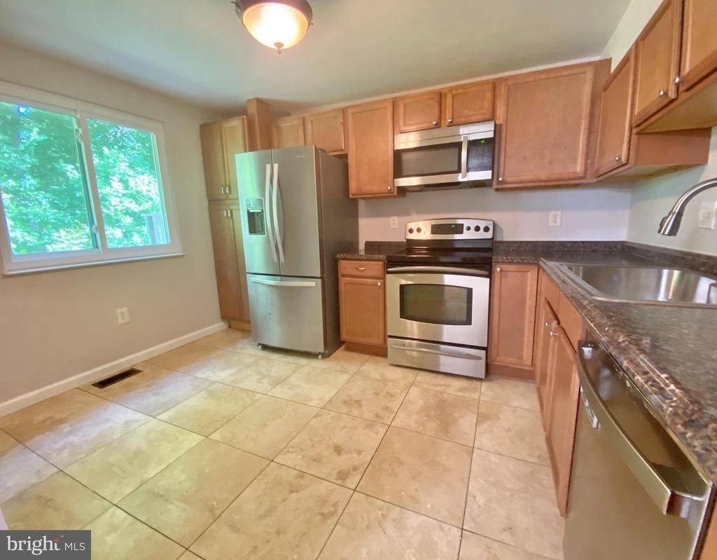 6212 Hillside Road - Photo 7