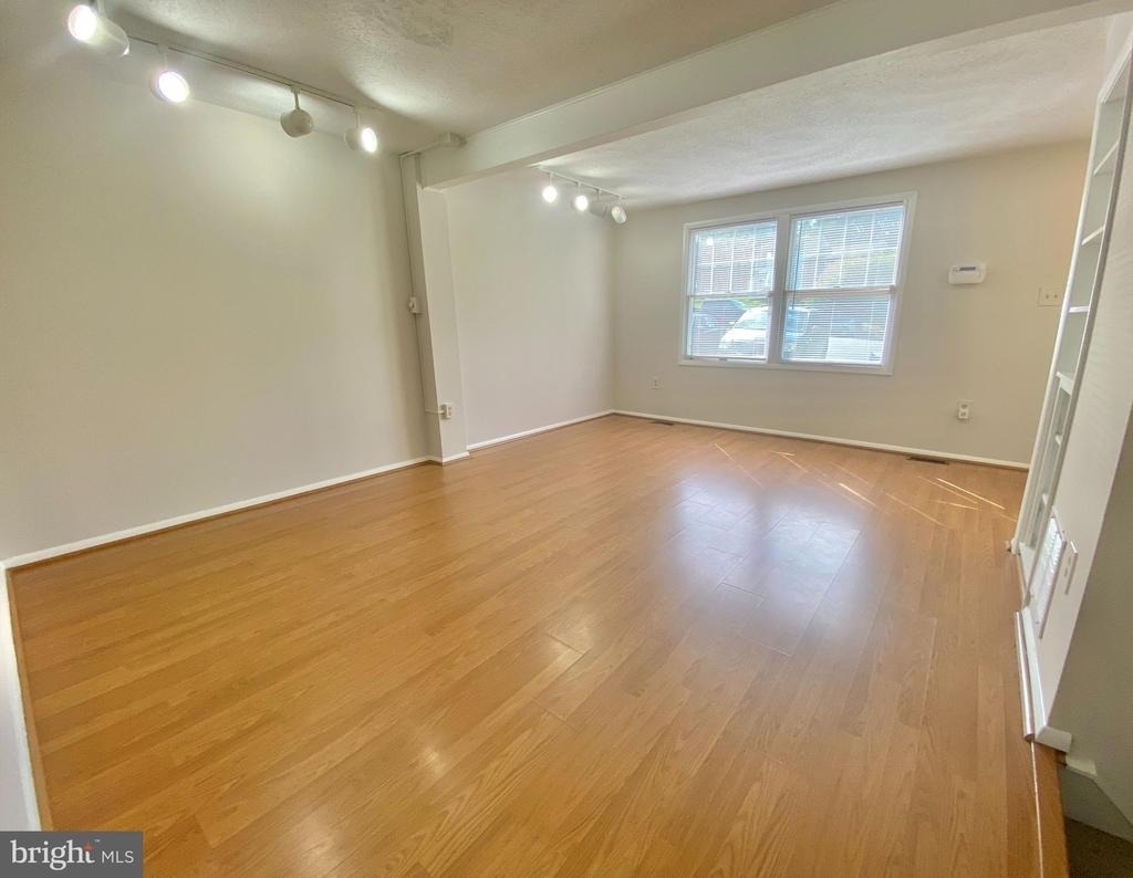 6212 Hillside Road - Photo 4