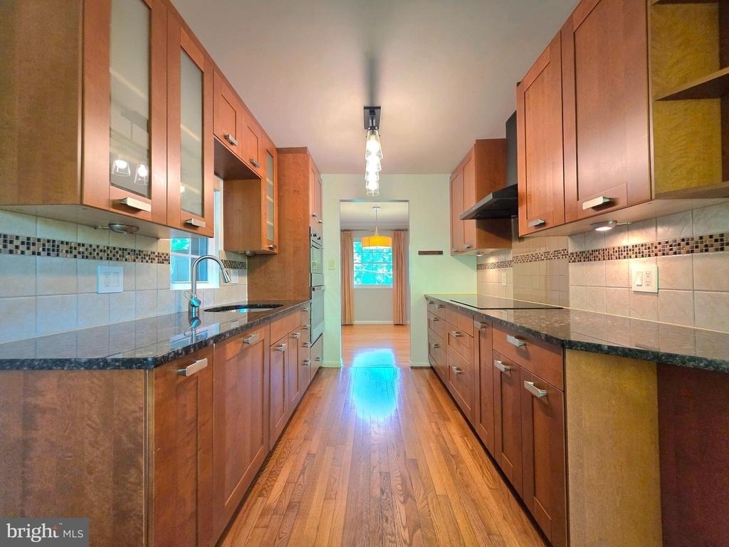 2215 Collingwood Road - Photo 7