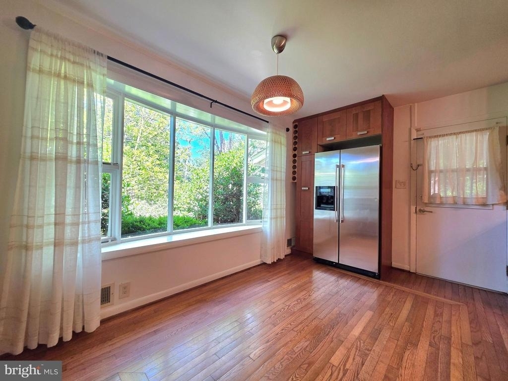 2215 Collingwood Road - Photo 4