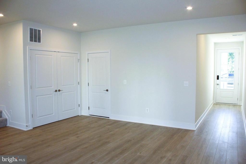 139 Heyford Drive - Photo 5