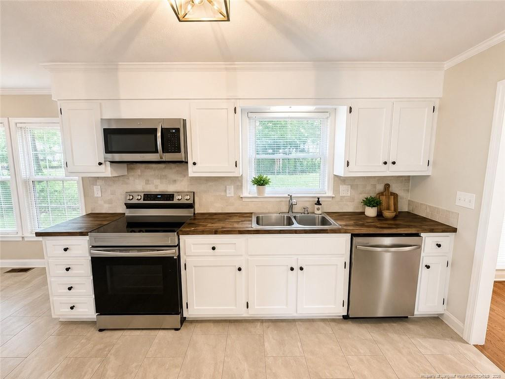 5800 Lagu Place - Photo 4