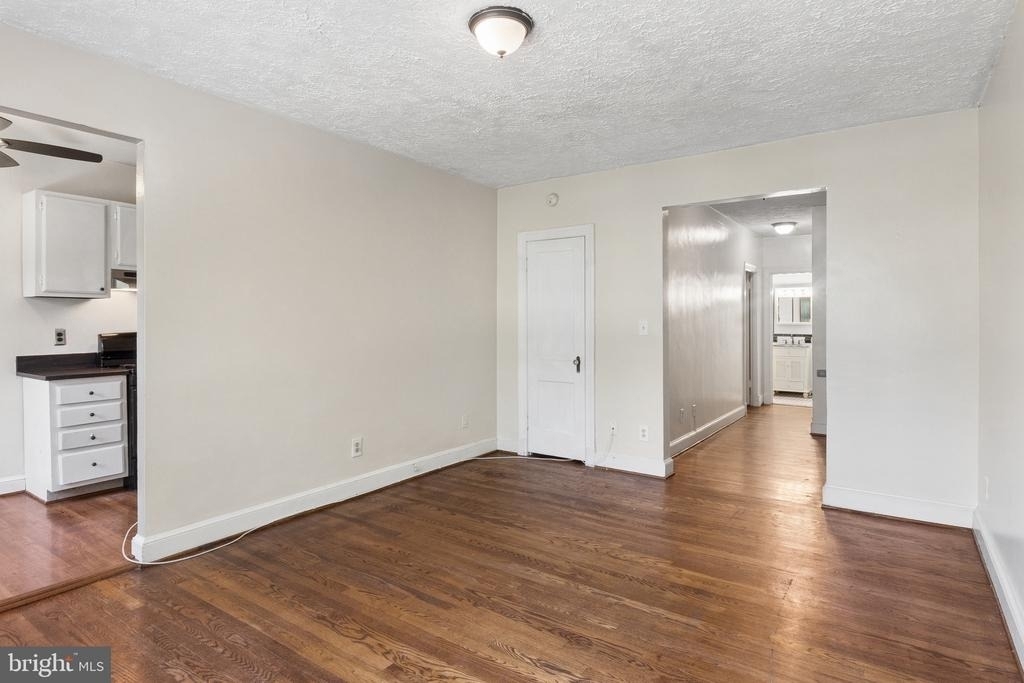 715 S Washington Street S - Photo 3