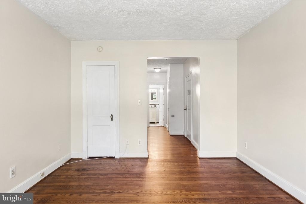 715 S Washington Street S - Photo 4